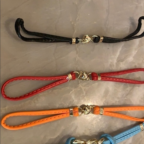 Bracelets - Picture 3 of 7